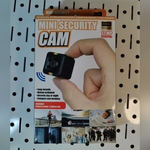 NiB Mini Security Cam 1080p 12 MP With Camera Mount, Swivel Clip, Usb Cable
